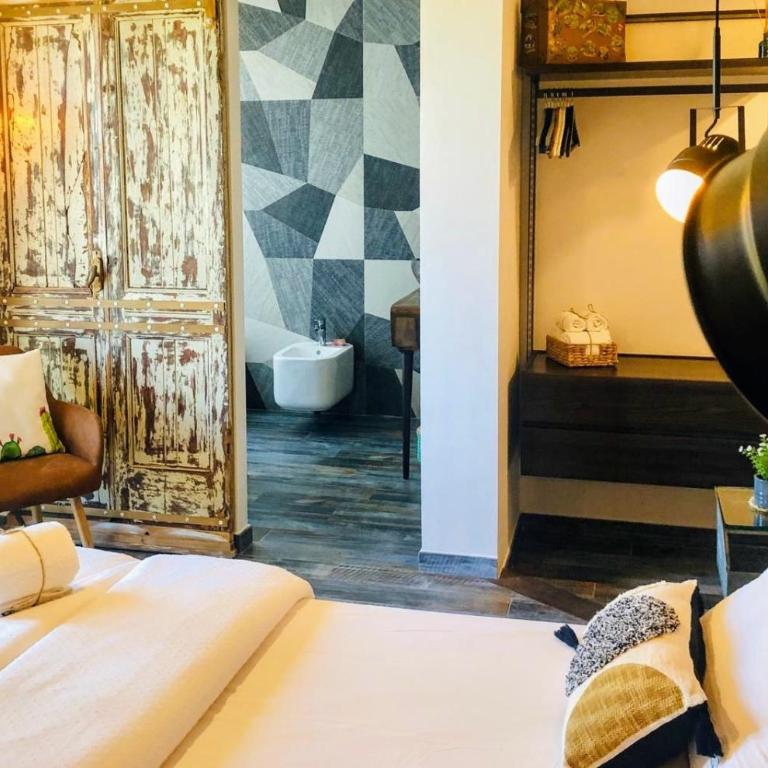 S'accabbadora Guest House - Double Room with Balcony - 17
