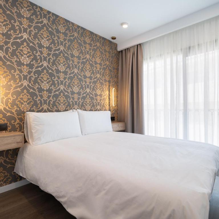 The Orange House Boutique Hotel and Upstairs Rooftop Bar Center of La Cala de Mijas 100m from the Beach - Habitación Doble - 12