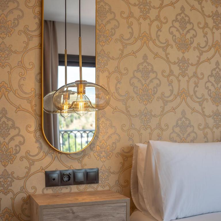 The Orange House Boutique Hotel and Upstairs Rooftop Bar Center of La Cala de Mijas 100m from the Beach - Habitación Doble - 4