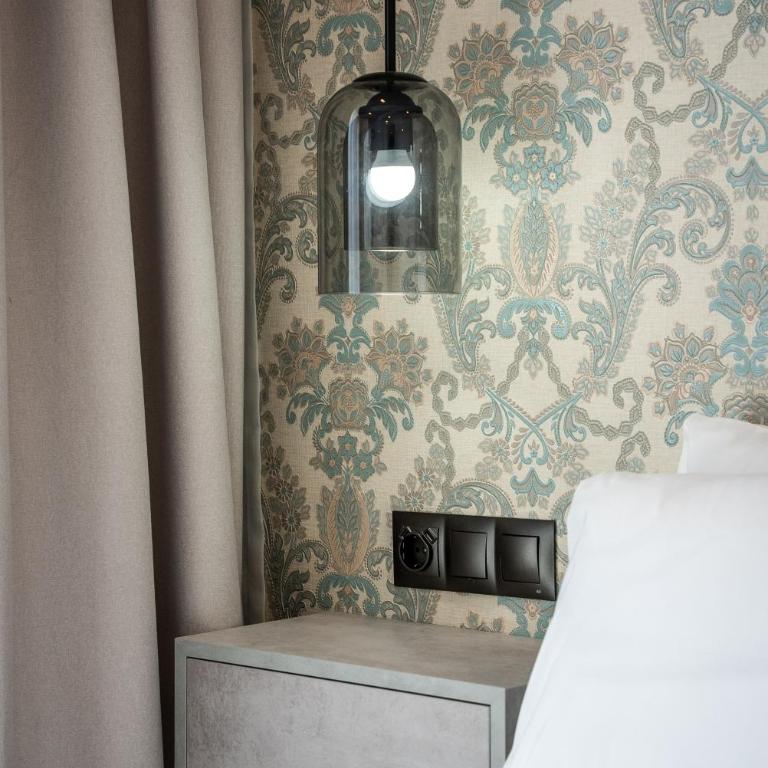 The Orange House Boutique Hotel and Upstairs Rooftop Bar Center of La Cala de Mijas 100m from the Beach - Habitación con cama grande - 2