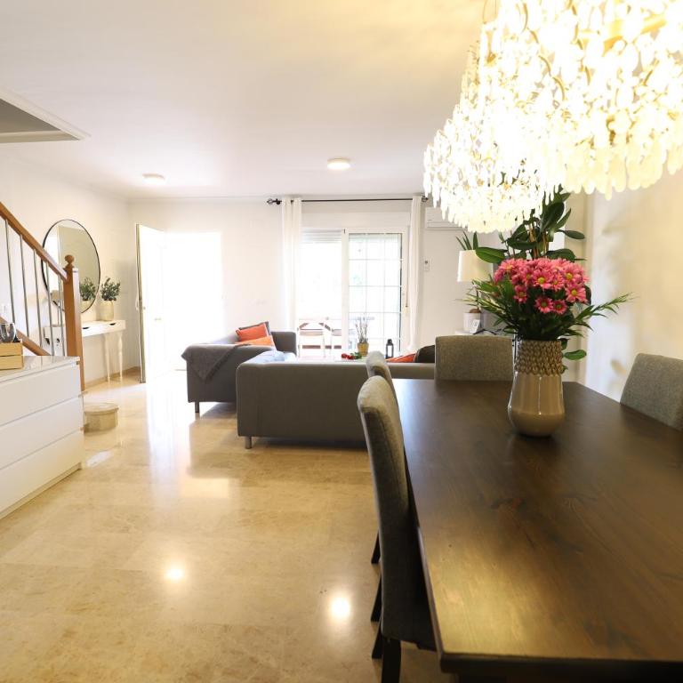 Maravilloso adosado para 8 en entorno privilegiado by Hometels - Apartment - 9