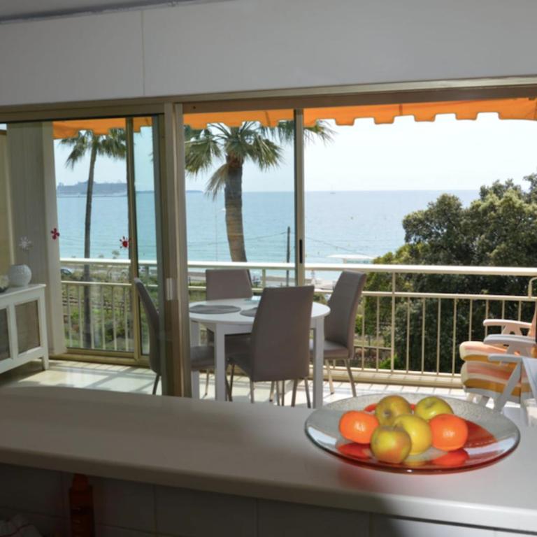 Cozy cocoon with balcony close to the sea - Appartement - 1