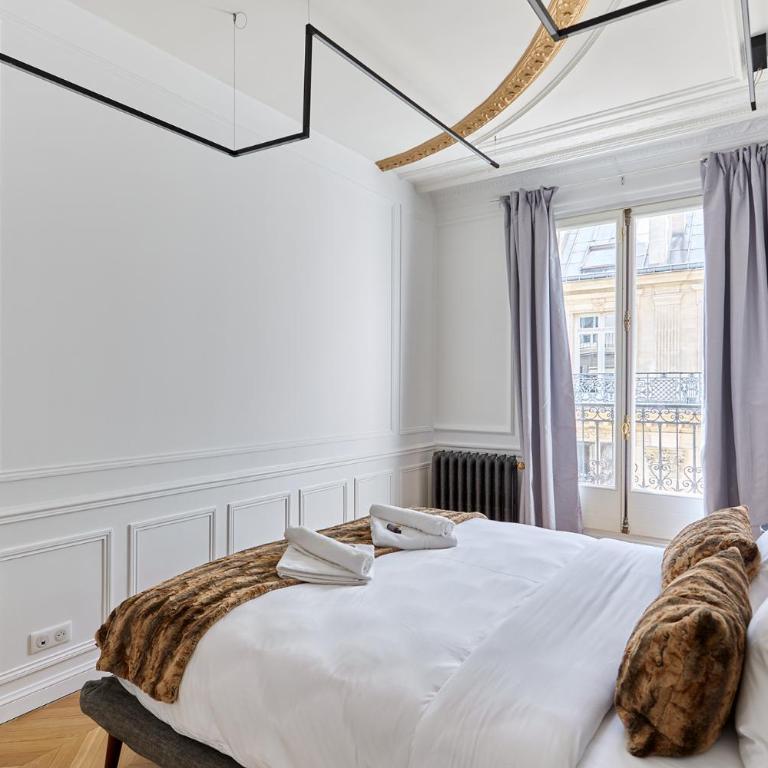 Sublime Apartment Montaigne Arc de Triomphe by Studioprestige - Two-Bedroom Deluxe Apartment - 19
