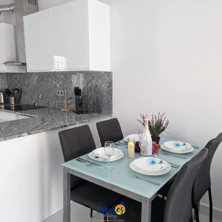 First Floor 2 Bedroom Apartment Near Emerald Isle LF13 - Apartment - 10