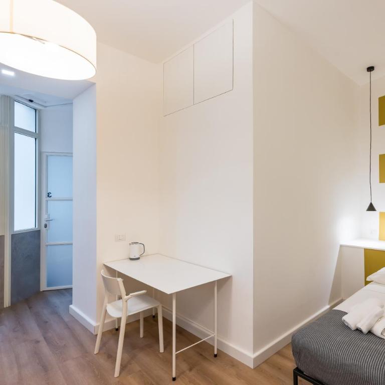 Lioy 25 by Napoliapartments - Camera Tripla con Bagno Privato - 11