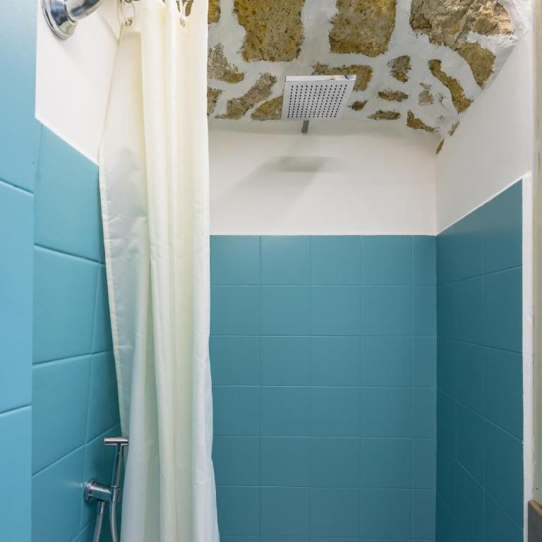 Lioy 25 by Napoliapartments - Camera Tripla con Bagno Privato - 22