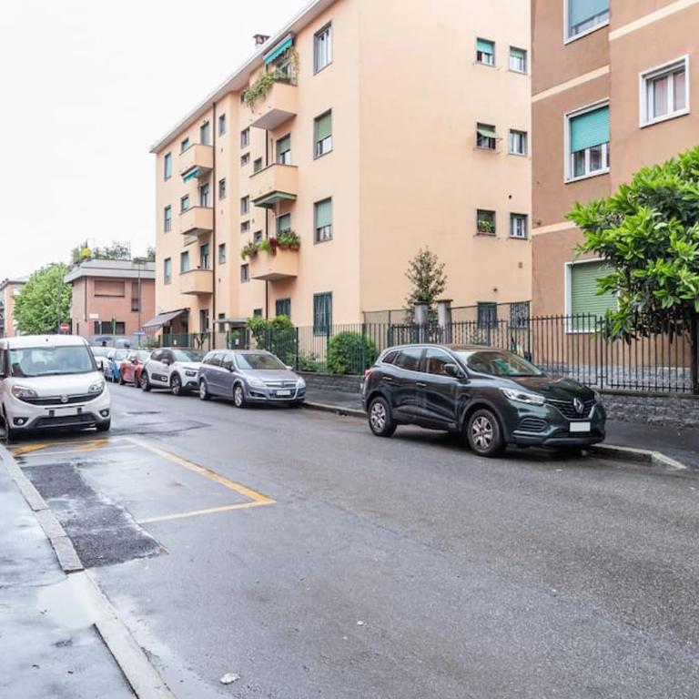 HOST4U - GOLFO ARANCI, Beautiful Apartment in Milan - Appartamento con 1 Camera da Letto - 2