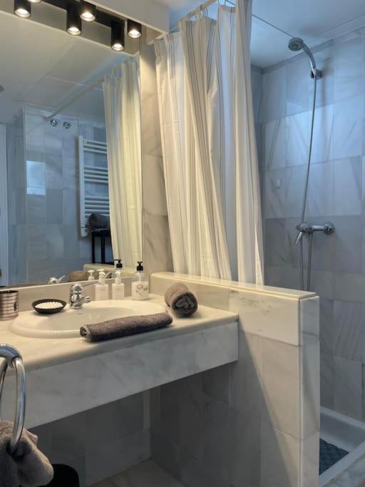 Beautiful 2 bedroom Apartment in Puerto Banus ! - Apartamento de 2 dormitorios - 26