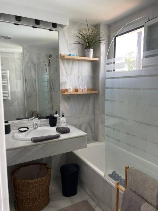 Beautiful 2 bedroom Apartment in Puerto Banus ! - Apartamento de 2 dormitorios - 16