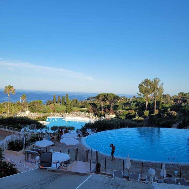 Cap Esterel en famille - 2pièces vue mer jardin piscine clim parking inclus - Apartamento - 12