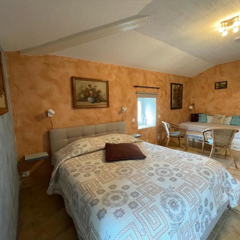 Le Manoir du Raveyron - Chambre Triple Supérieure - 3