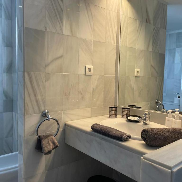 Beautiful 2 bedroom Apartment in Puerto Banus ! - Apartamento de 2 dormitorios - 49