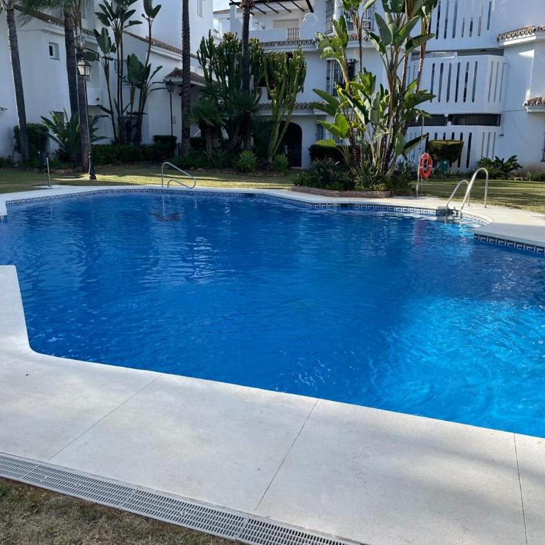 Beautiful 2 bedroom Apartment in Puerto Banus ! - Apartamento de 2 dormitorios - 56