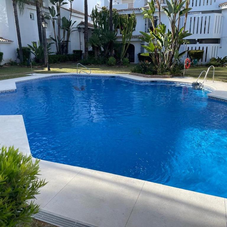 Beautiful 2 bedroom Apartment in Puerto Banus ! - Apartamento de 2 dormitorios - 58