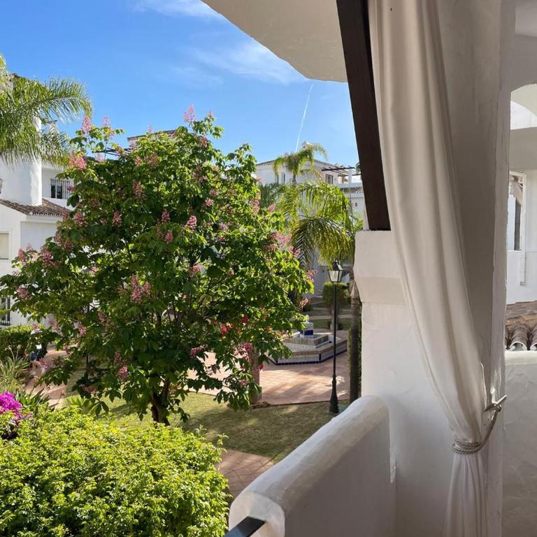 Beautiful 2 bedroom Apartment in Puerto Banus ! - Apartamento de 2 dormitorios - 65