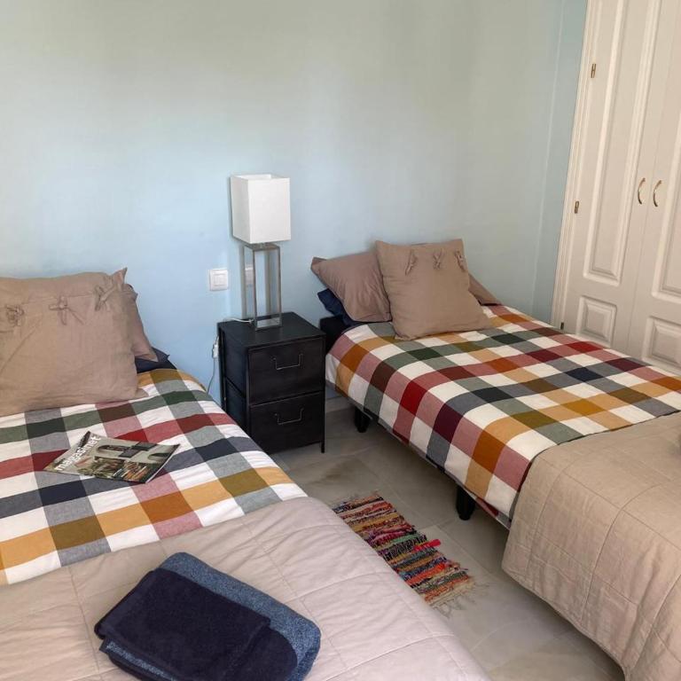 Beautiful 2 bedroom Apartment in Puerto Banus ! - Apartamento de 2 dormitorios - 72