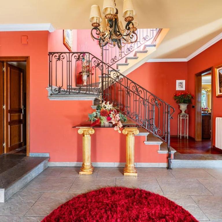 Exclusiva Casa de Lujo con Piscinas y Amplio Jardín en Zona Tranquila - Deluxe Villa - 1