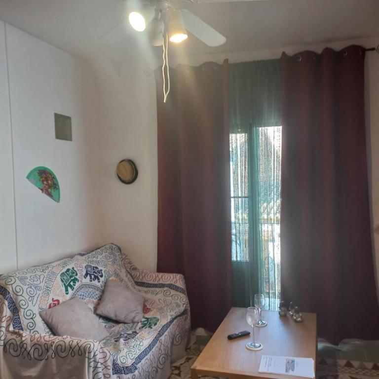 Cosy Apartment Casco Antiguo - One-Bedroom Apartment - 11