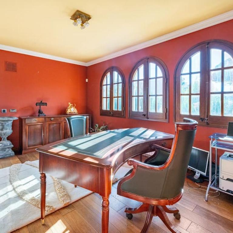 Exclusiva Casa de Lujo con Piscinas y Amplio Jardín en Zona Tranquila - Deluxe Villa - 31