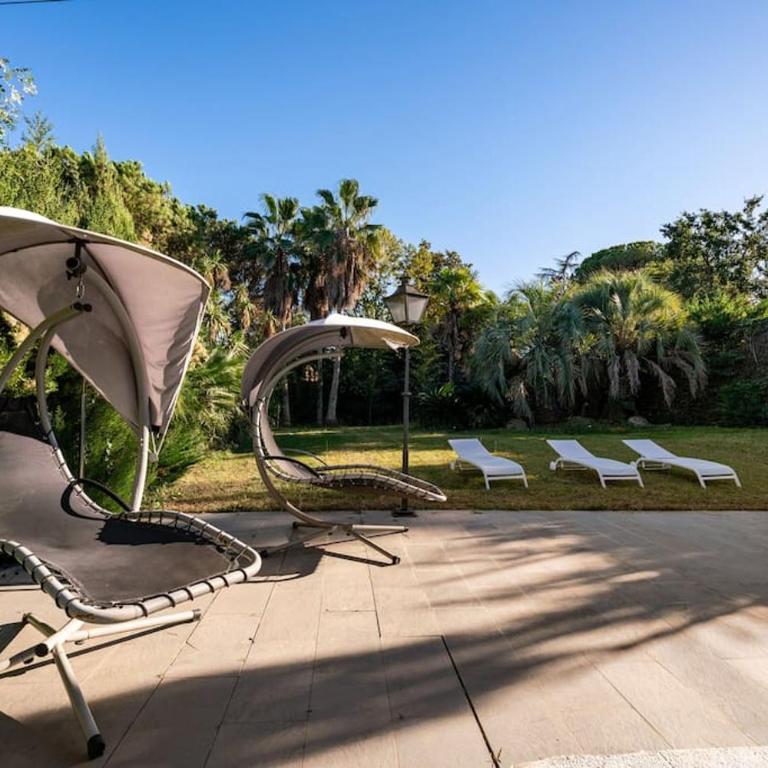 Exclusiva Casa de Lujo con Piscinas y Amplio Jardín en Zona Tranquila - Deluxe Villa - 29