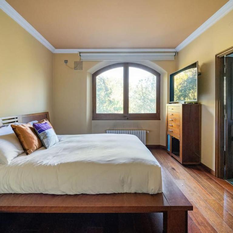 Exclusiva Casa de Lujo con Piscinas y Amplio Jardín en Zona Tranquila - Deluxe Villa - 16