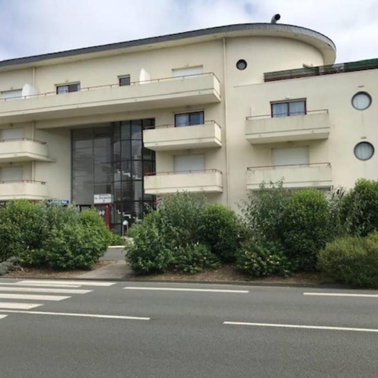 Studio + piscine+ parking privé. Quartier Minimes - Appartement 1 Chambre - 6
