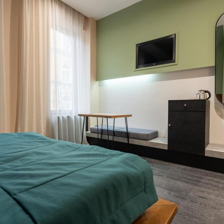 Hotel Astra - Deluks Dvokrevetna Soba s Bračnim Krevetom (2 odrasle osobe + 1 dete) - 13