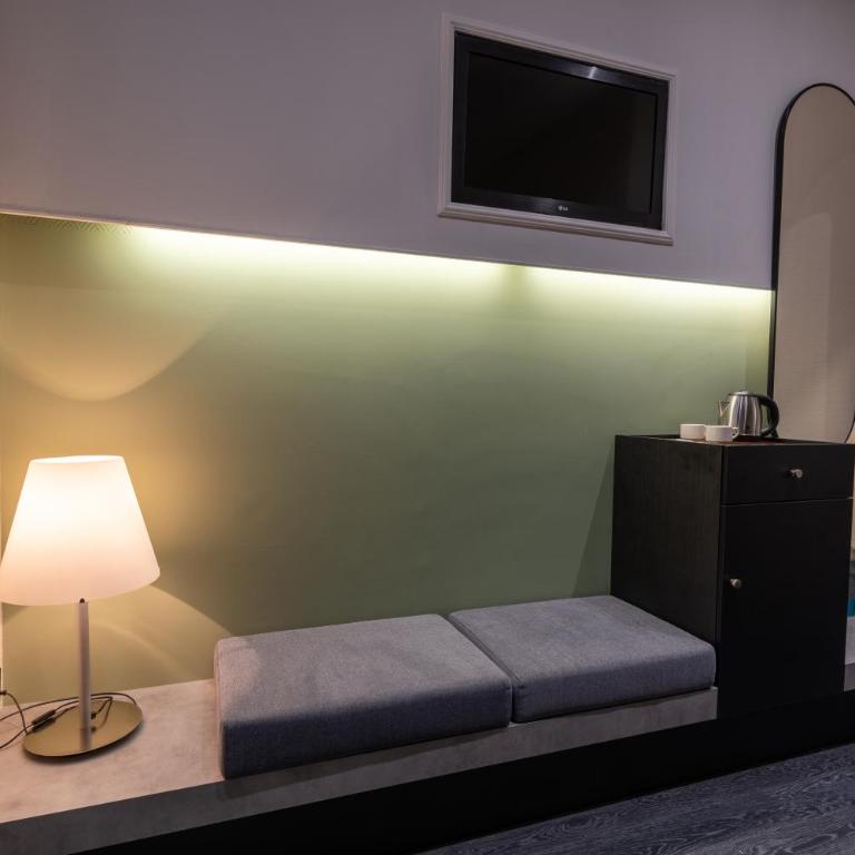 Hotel Astra - Deluks Dvokrevetna Soba s Bračnim Krevetom (2 odrasle osobe + 1 dete) - 14