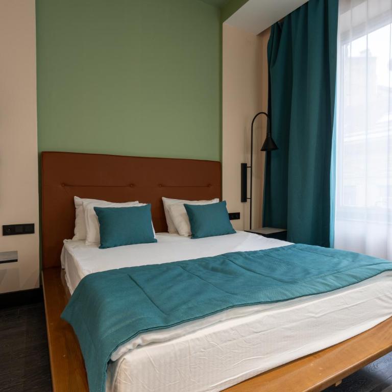 Hotel Astra - Deluks Dvokrevetna Soba s Bračnim Krevetom (2 odrasle osobe + 1 dete) - 11