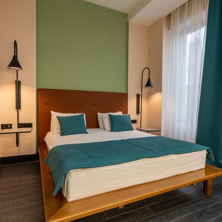 Hotel Astra - Deluks Dvokrevetna Soba s Bračnim Krevetom (2 odrasle osobe + 1 dete) - 6