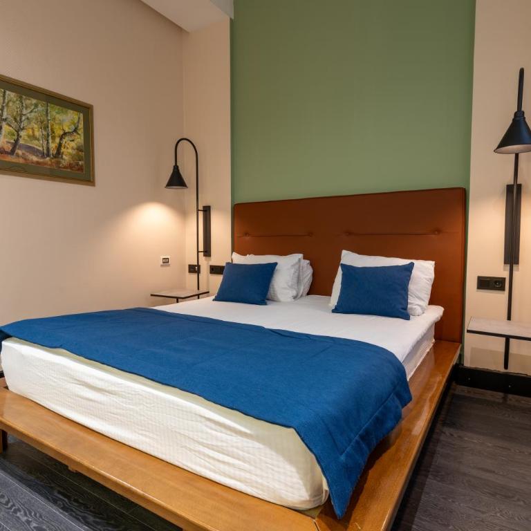 Hotel Astra - Deluks Dvokrevetna Soba s Bračnim Krevetom (2 odrasle osobe + 1 dete) - 3
