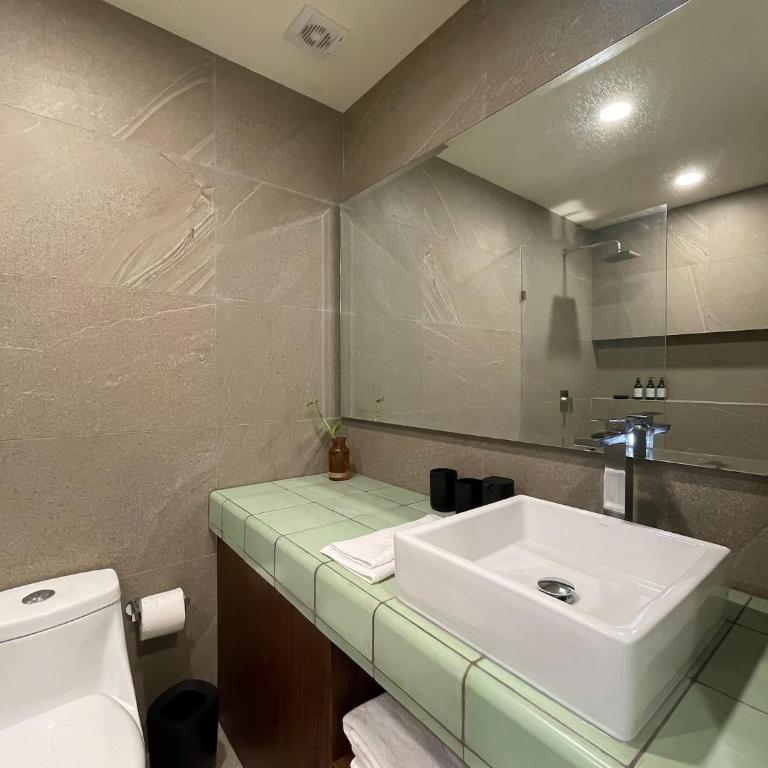 Pool View Loft Steps From The Ocean in Punta Cocos - C101 - Estudio con vistas a la piscina - 8