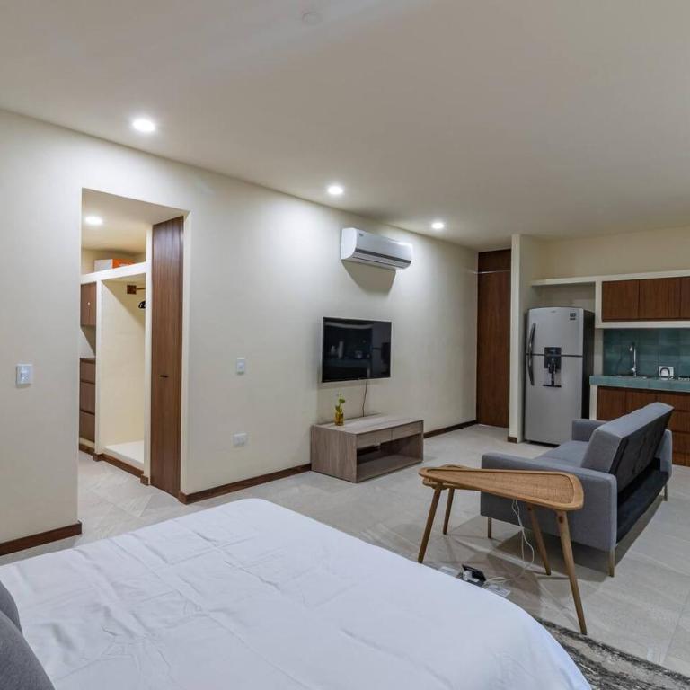 Pool View Loft Steps From The Ocean in Punta Cocos - C101 - Estudio con vistas a la piscina - 9