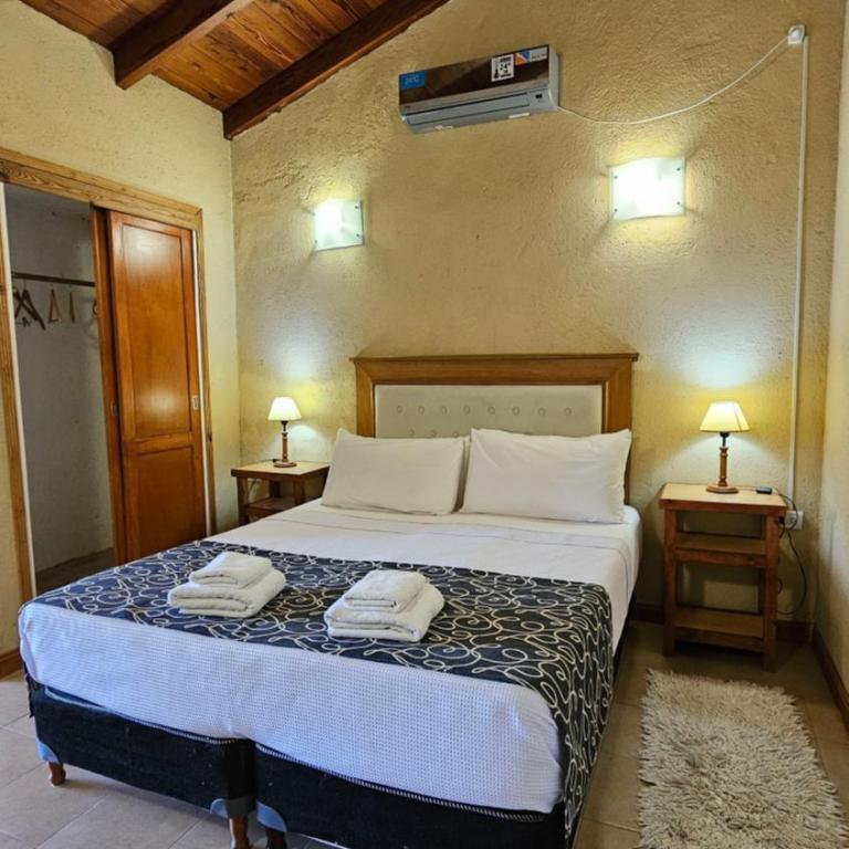 La Reina Hotel - Habitación Triple con balcón - 3