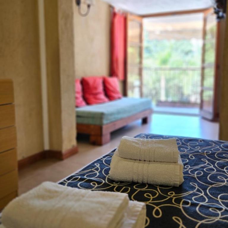 La Reina Hotel - Habitación Triple con balcón - 4