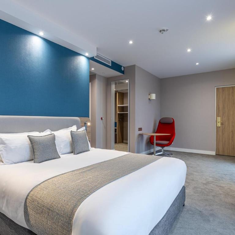 Holiday Inn Express Ajaccio by IHG - Chambre Lit Queen-Size Standard - Accessible aux Personnes à Mobilité Réduite avec Petit-Déjeuner Gratuit - 5