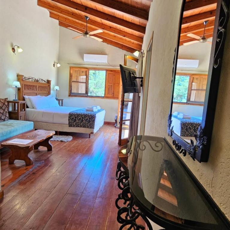 La Reina Hotel - Habitación Triple Superior - 3