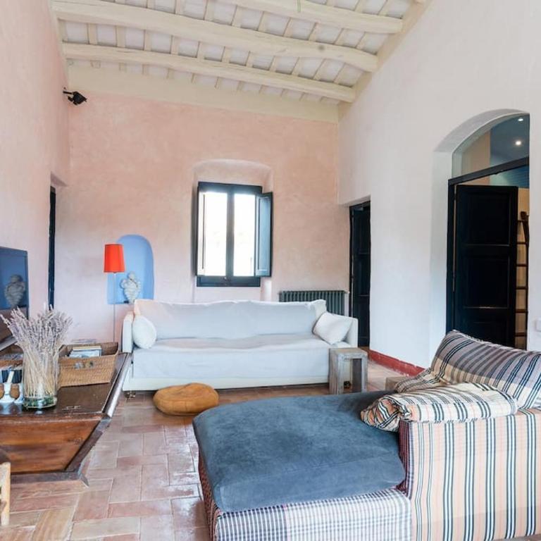 Fantástica casa con piscina y parking en el pueblo - Casa de 4 dormitorios - 25