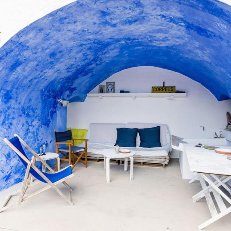 Fantástica casa con piscina y parking en el pueblo - Casa de 4 dormitorios - 28