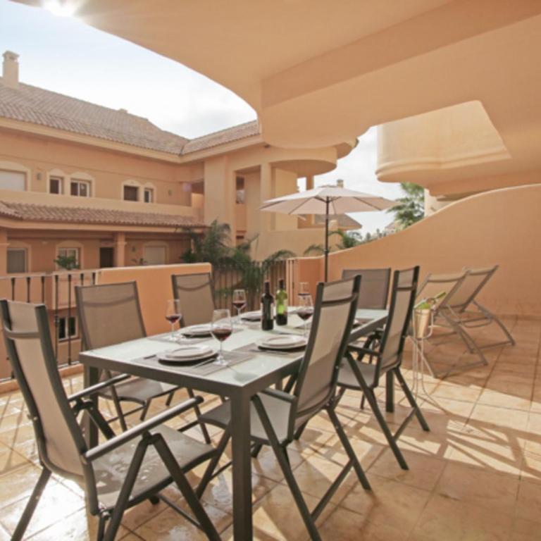 Aloha Hill Club LLuxury 5 Star Golf Resort Near Puerto Banus and Marbella - Two-Bedroom Apartment - 36