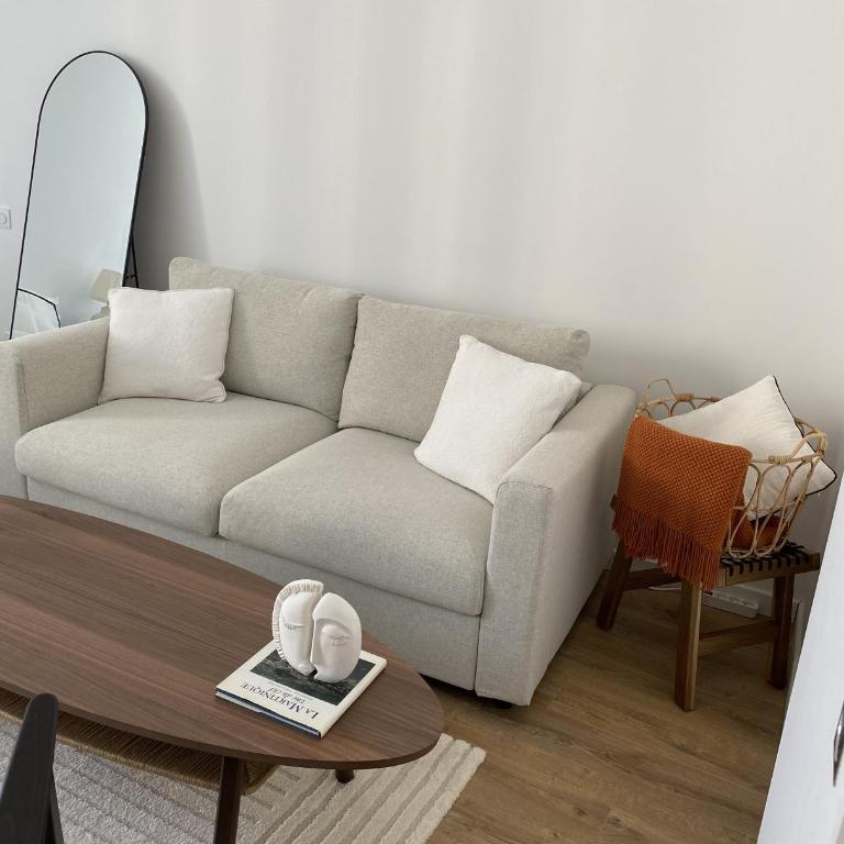 Collection Terreaux - No 3 Vue sur la place w AC - Studio Apartment - 2