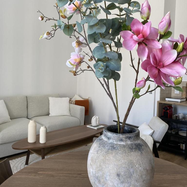 Collection Terreaux - No 3 Vue sur la place w AC - Studio Apartment - 11