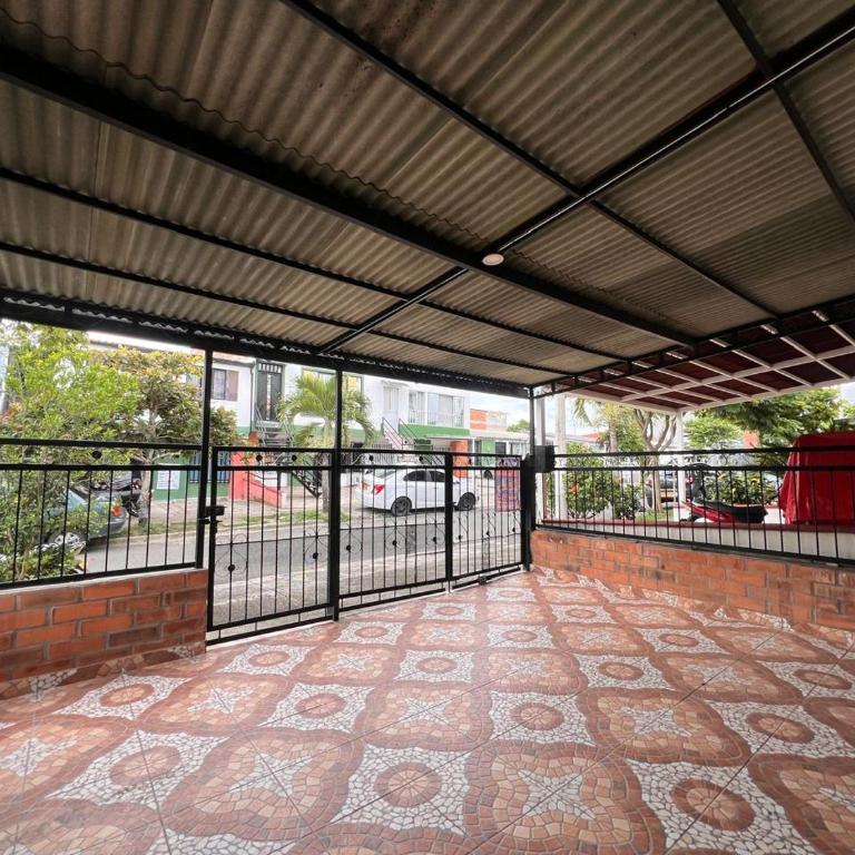 Casa amplia cerca a UKUMARI parque CONSOTA y excelentes restaurantes - Casa de 3 dormitorios - 17