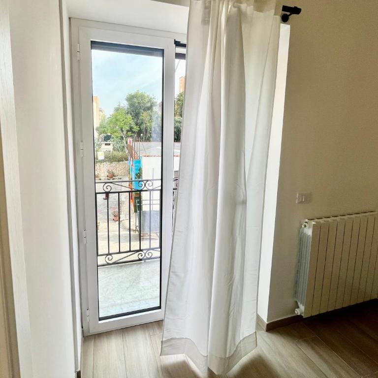 Porta D ossuna comfort apartments - Queen Room with Balcony - 7