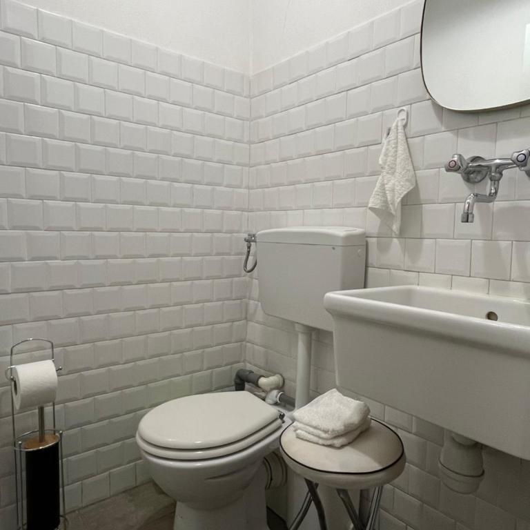 Home Dolce Casa Apartment - Three-Bedroom Apartment - 12
