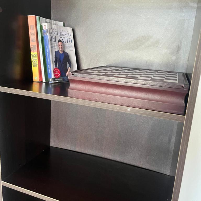 Moderno, grande, amplia vista, parqueo - Apartamento de 3 dormitorios - 16
