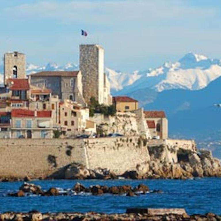Studio plein centre de Juan - Proche plage et gare - Appartement 2 Chambres - 12