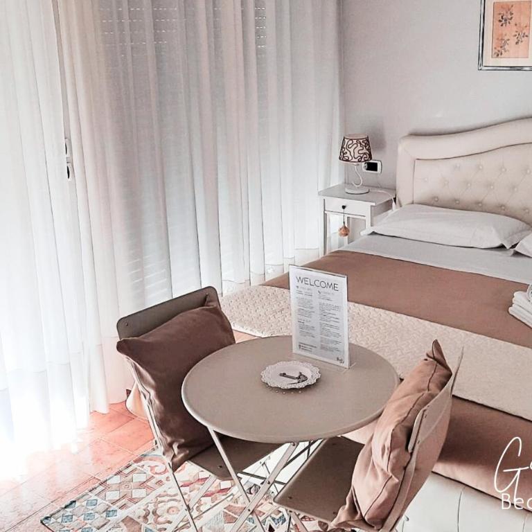 B&B Greco Home - Camera Matrimoniale con Balcone - 8