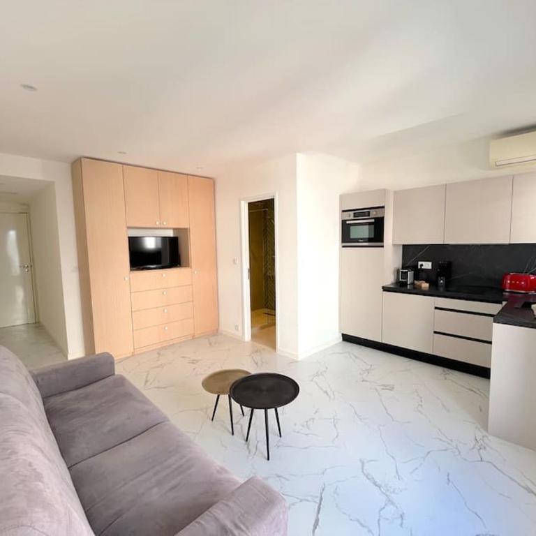 JOLI STUDIO - Studio neuf terrasse Clim WI-FI 2 min. des plages - Appartamento con 1 Camera da Letto - 1