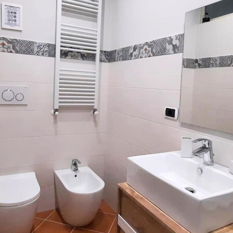 B&B Greco Home - Camera Matrimoniale con Balcone - 10